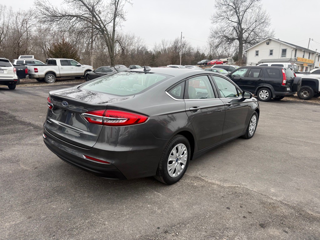 2020 Ford Fusion Image 5