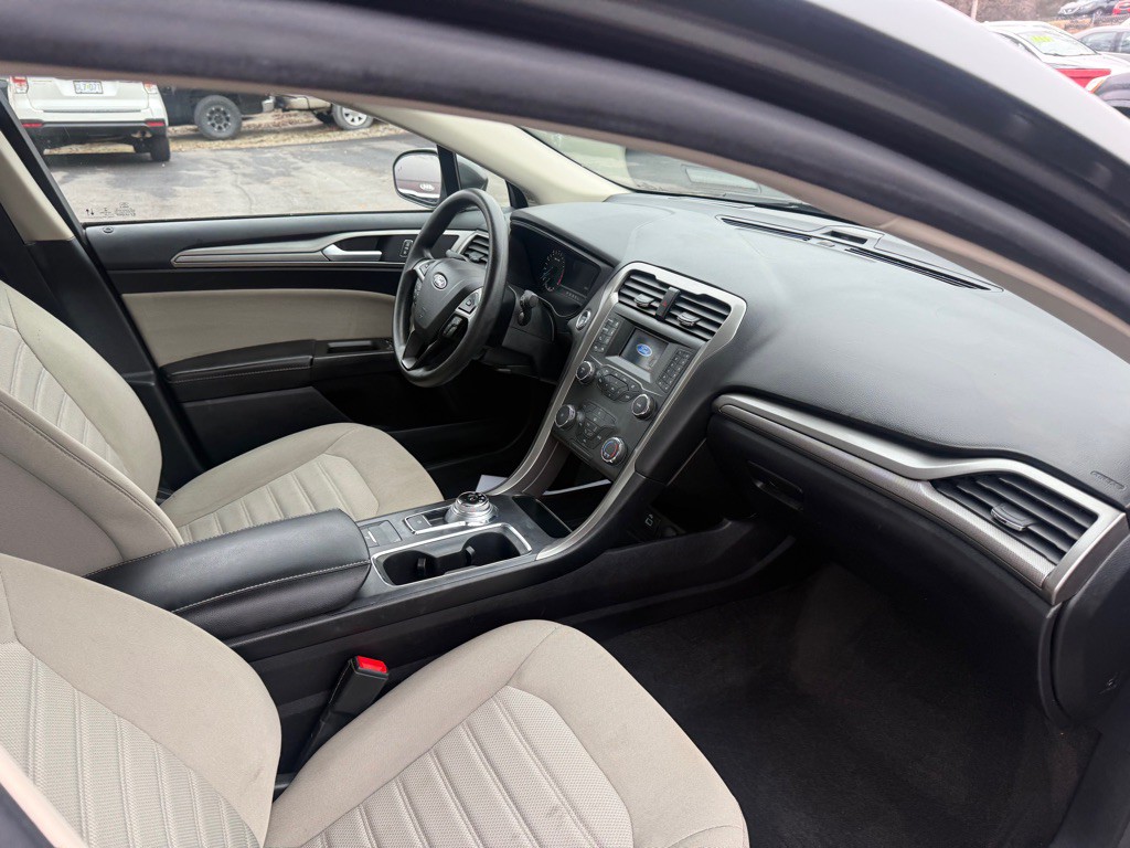 2020 Ford Fusion Image 8