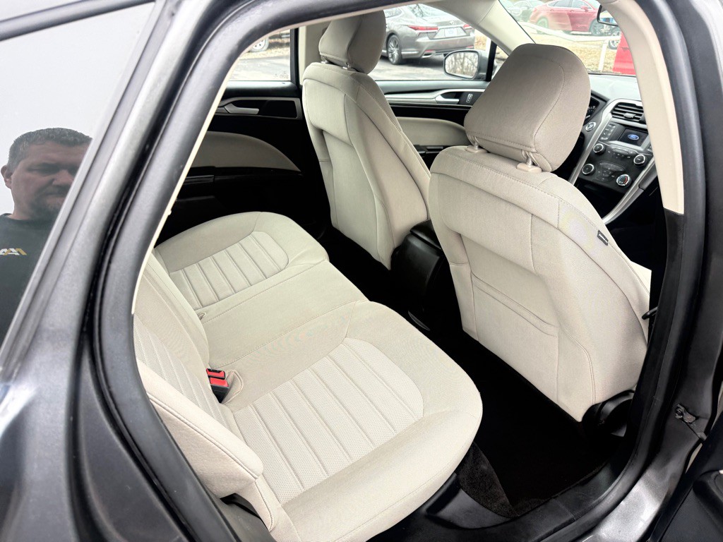 2020 Ford Fusion Image 9