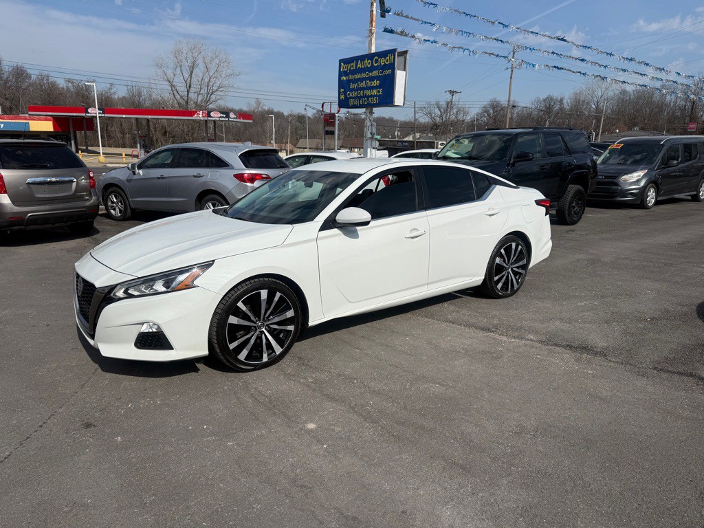 2019 Nissan Altima Image 1