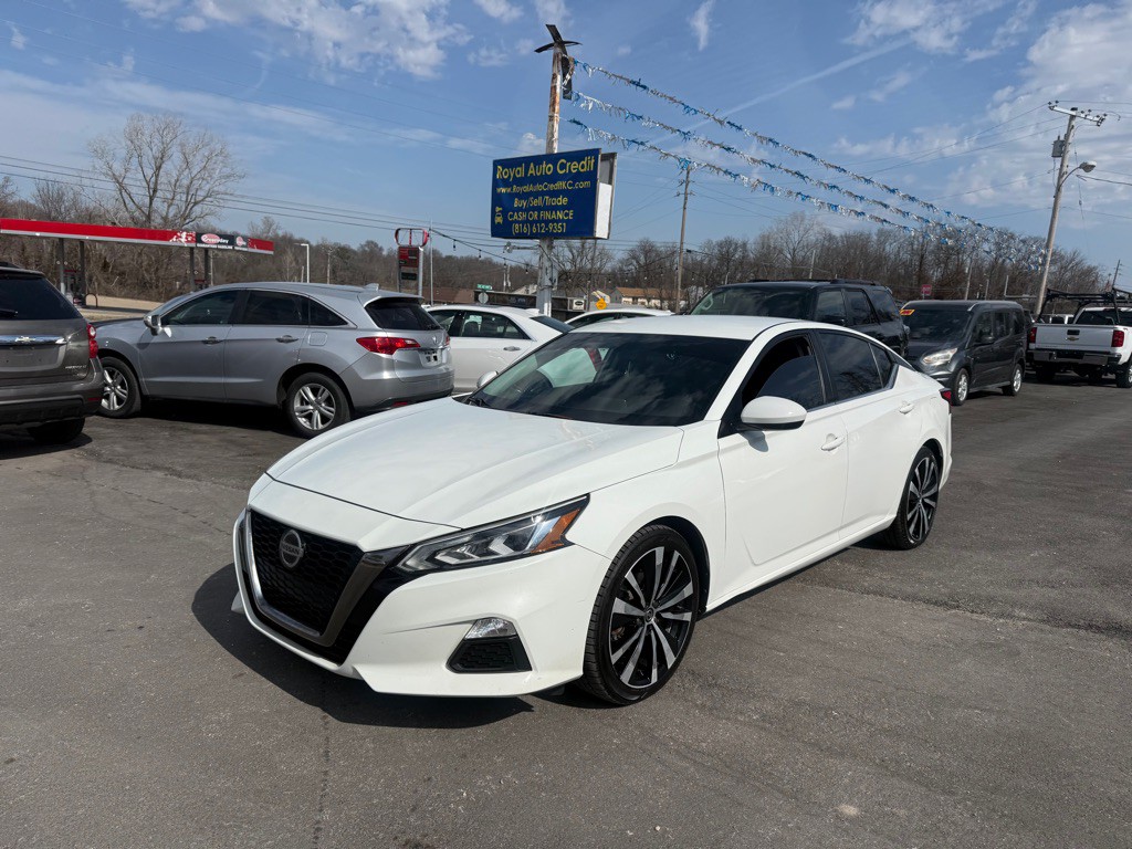 2019 Nissan Altima Image 2