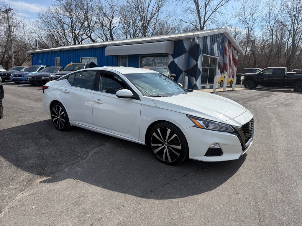 2019 Nissan Altima Image 4