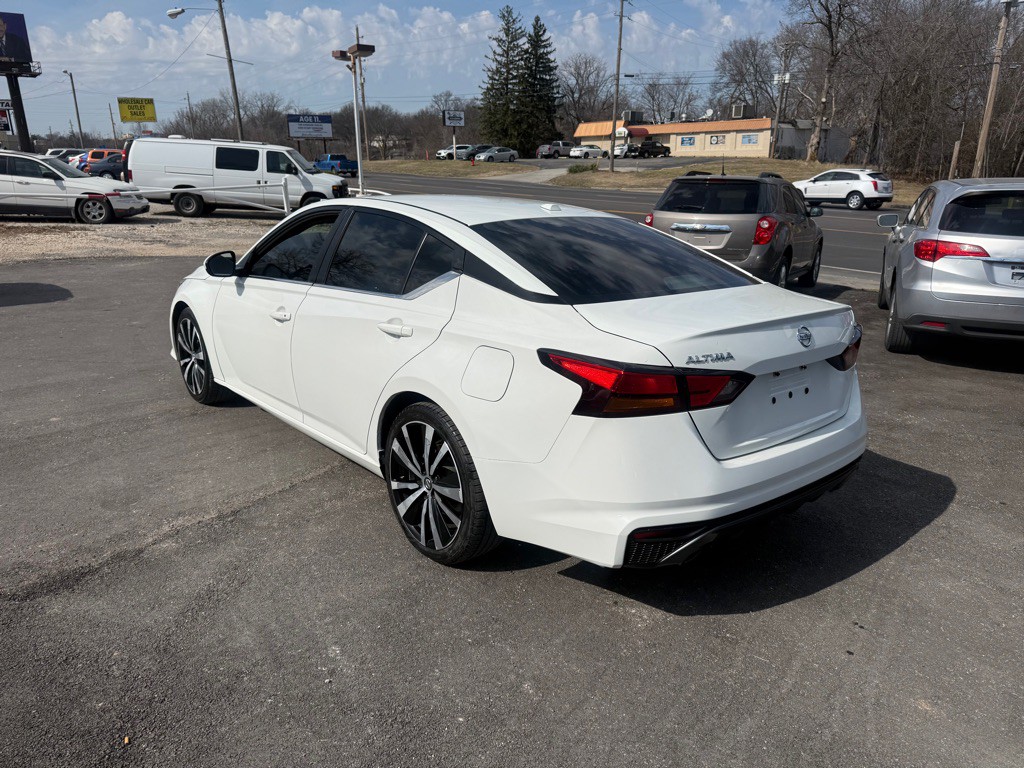 2019 Nissan Altima Image 6