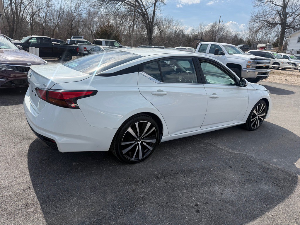 2019 Nissan Altima Image 8
