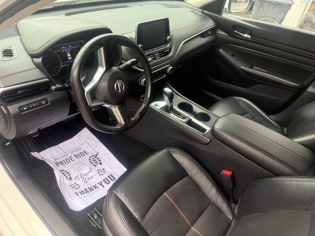 2019 Nissan Altima Image 10