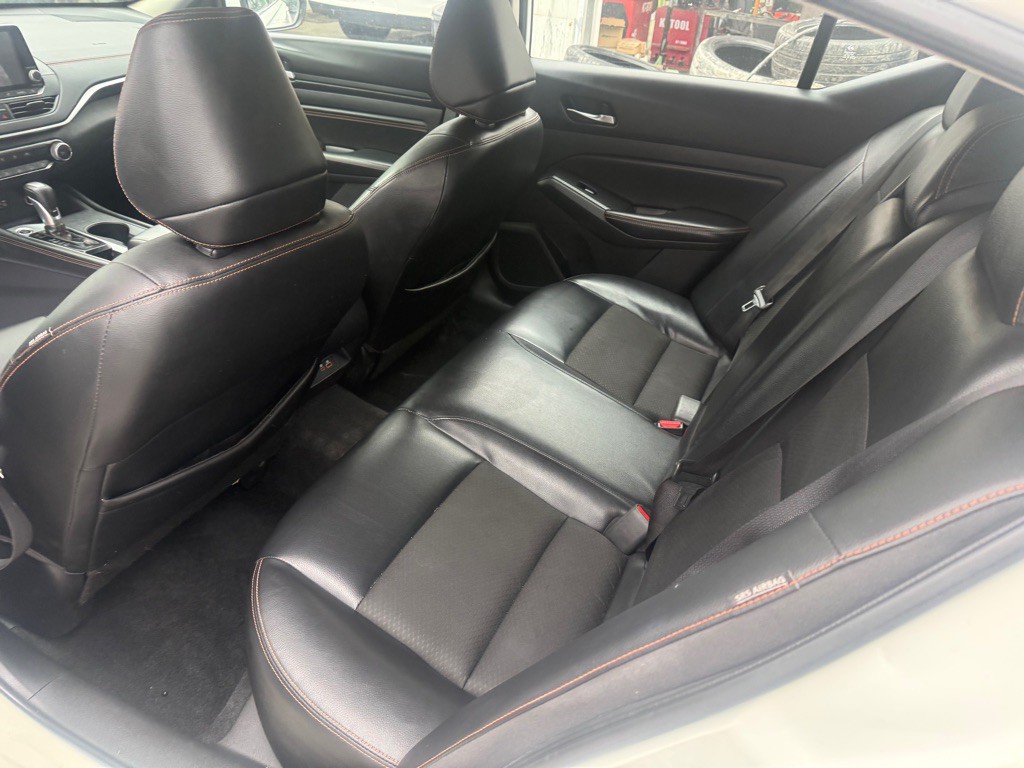 2019 Nissan Altima Image 11