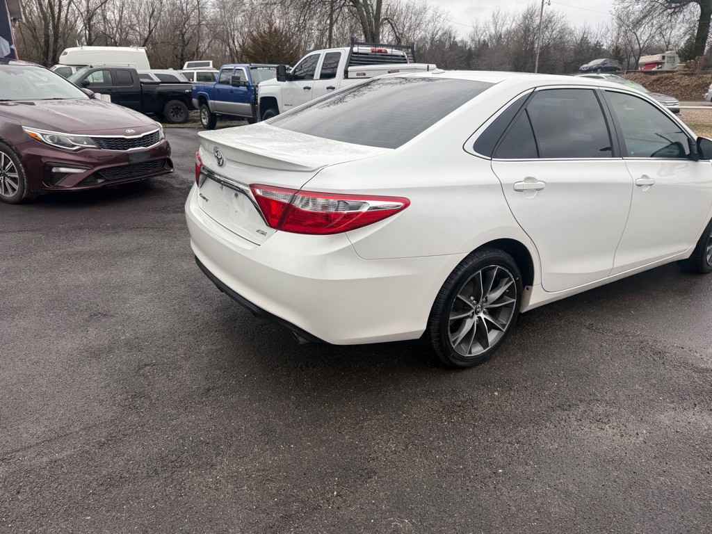 2015 Toyota Camry Image 4