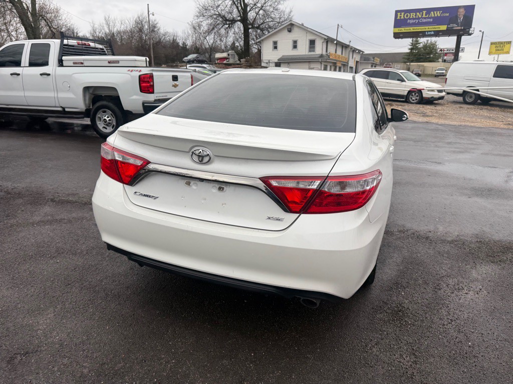 2015 Toyota Camry Image 5