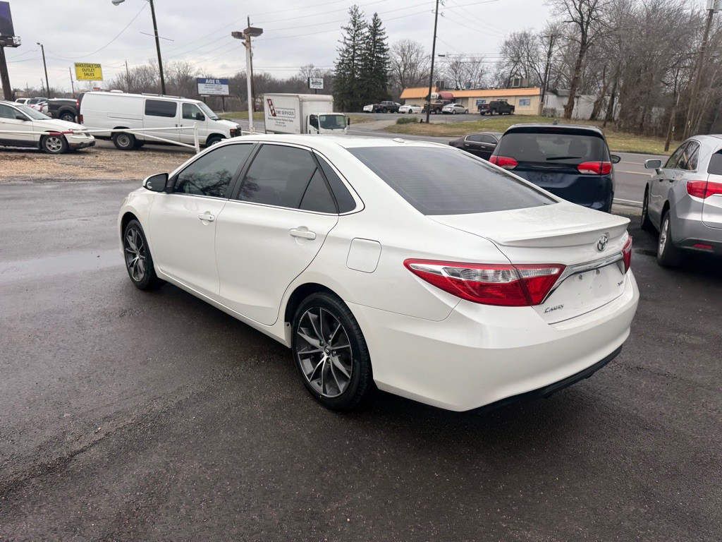 2015 Toyota Camry Image 6