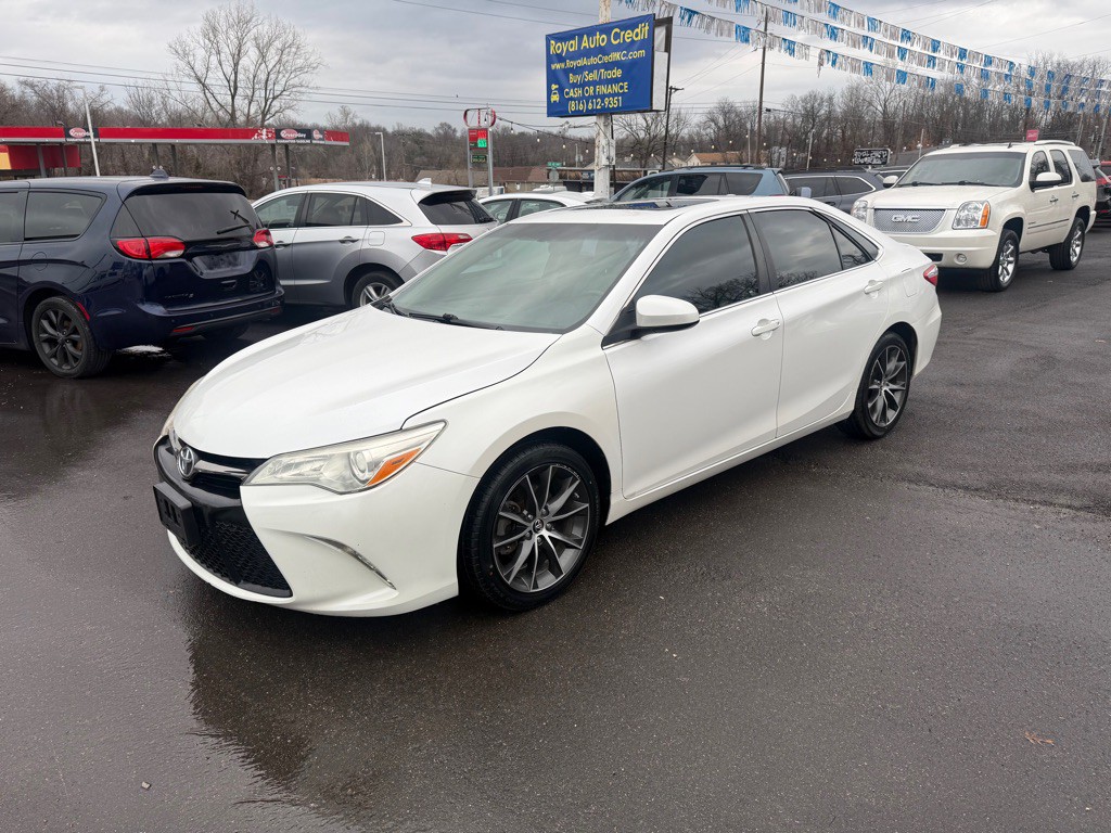 2015 Toyota Camry Image 7