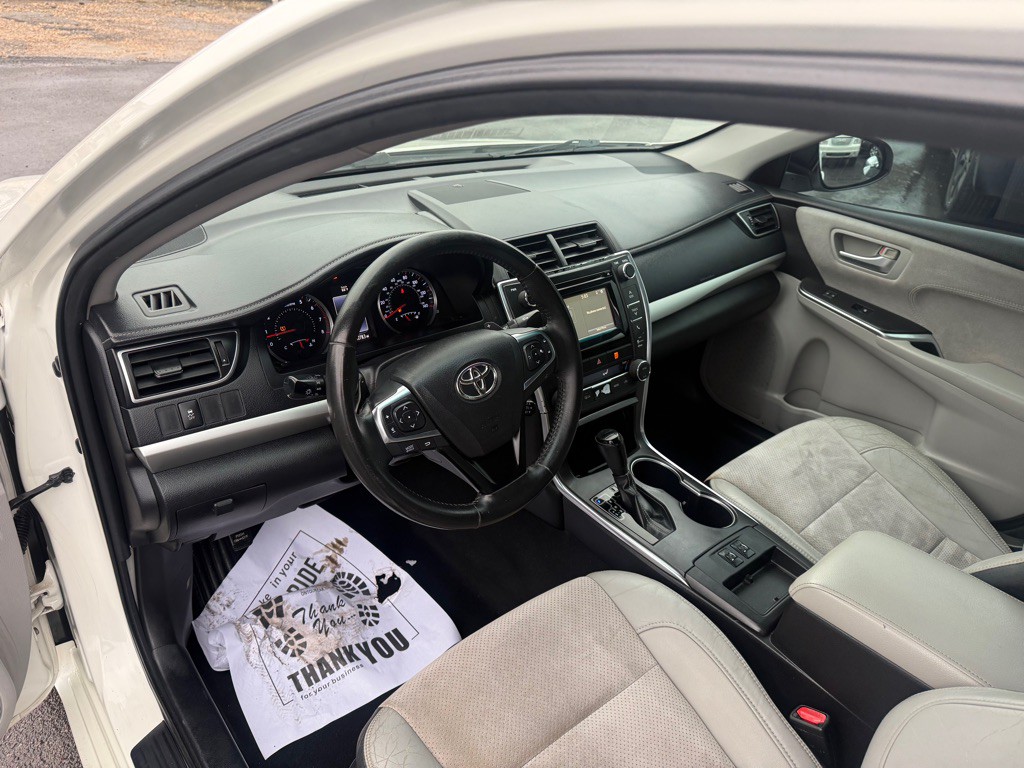 2015 Toyota Camry Image 11