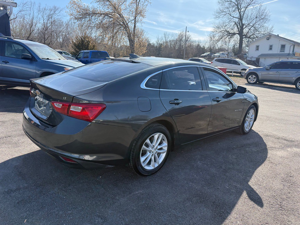2016 Chevrolet Malibu Image 5