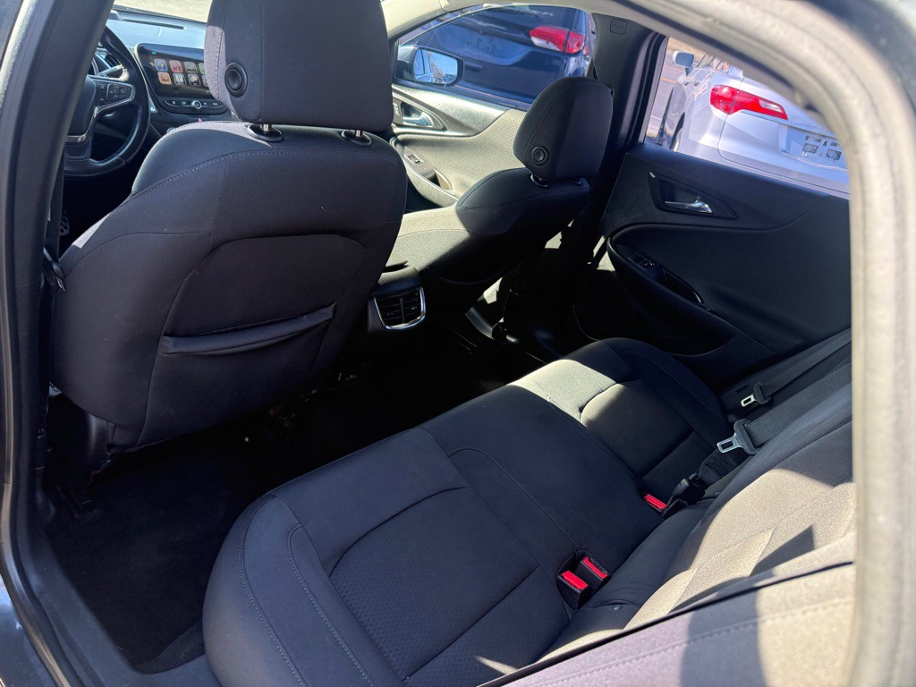 2016 Chevrolet Malibu Image 8