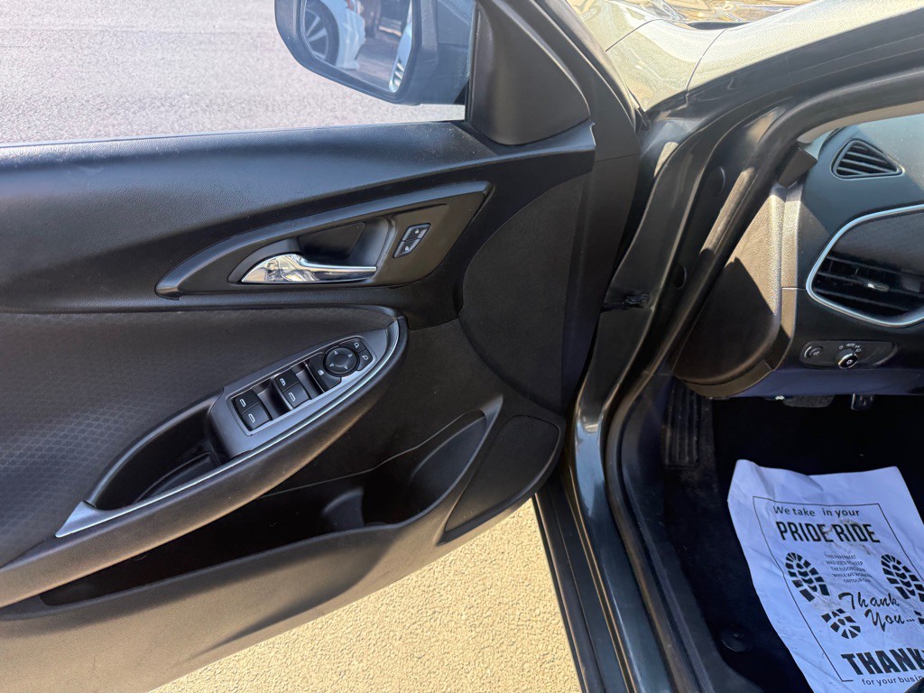 2016 Chevrolet Malibu Image 9