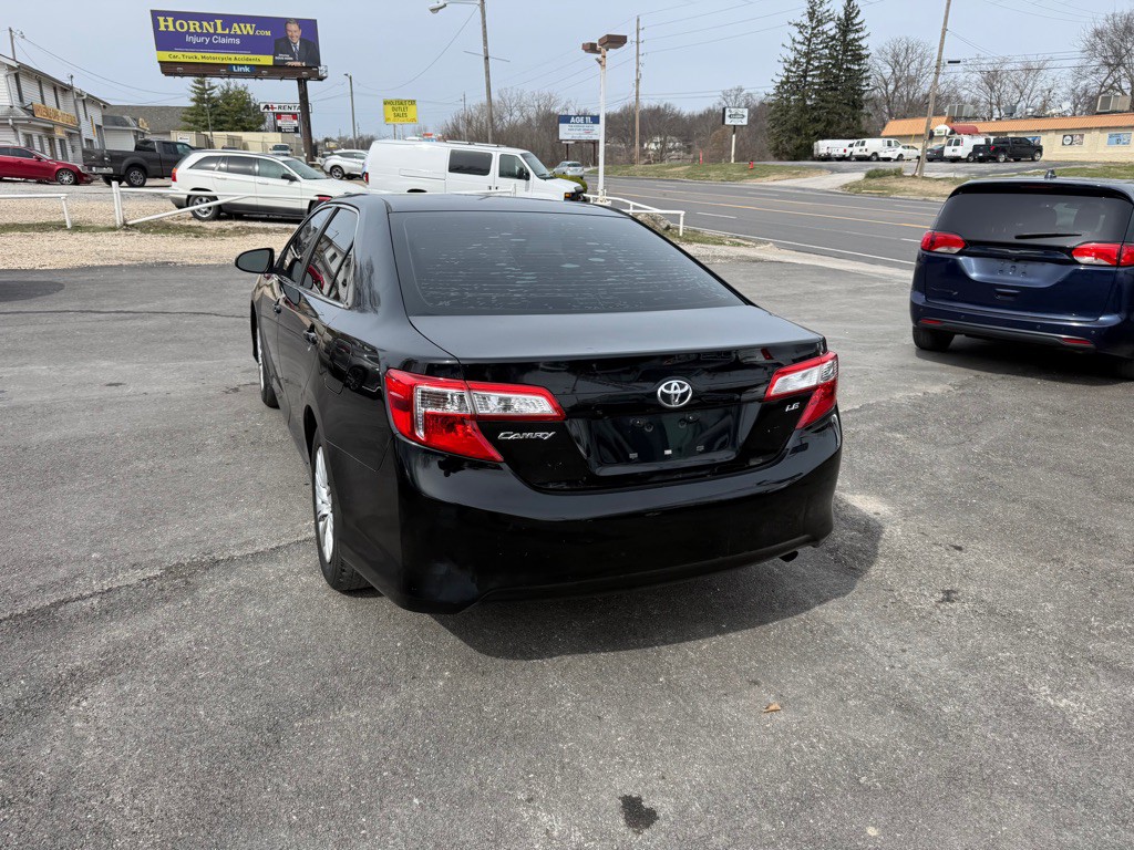 2014 Toyota Camry Image 3