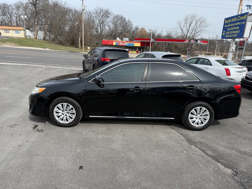 2014 Toyota Camry Image 5