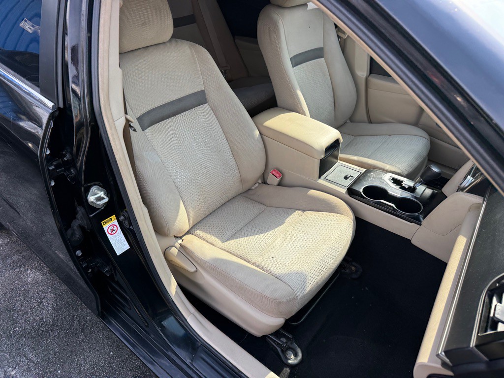 2014 Toyota Camry Image 8