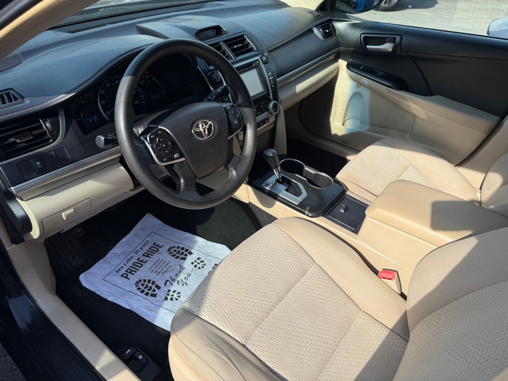 2014 Toyota Camry Image 9