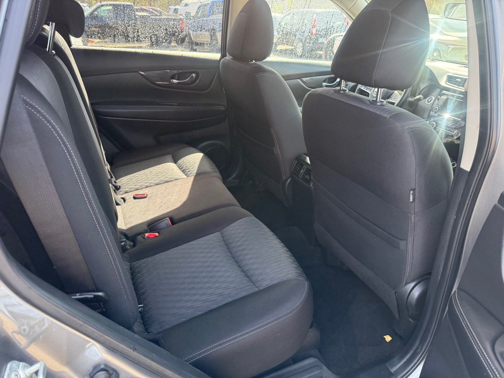 2018 Nissan Rogue Image 8