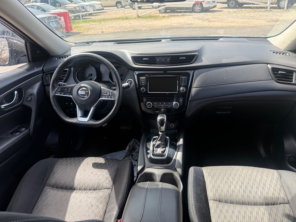 2018 Nissan Rogue Image 9