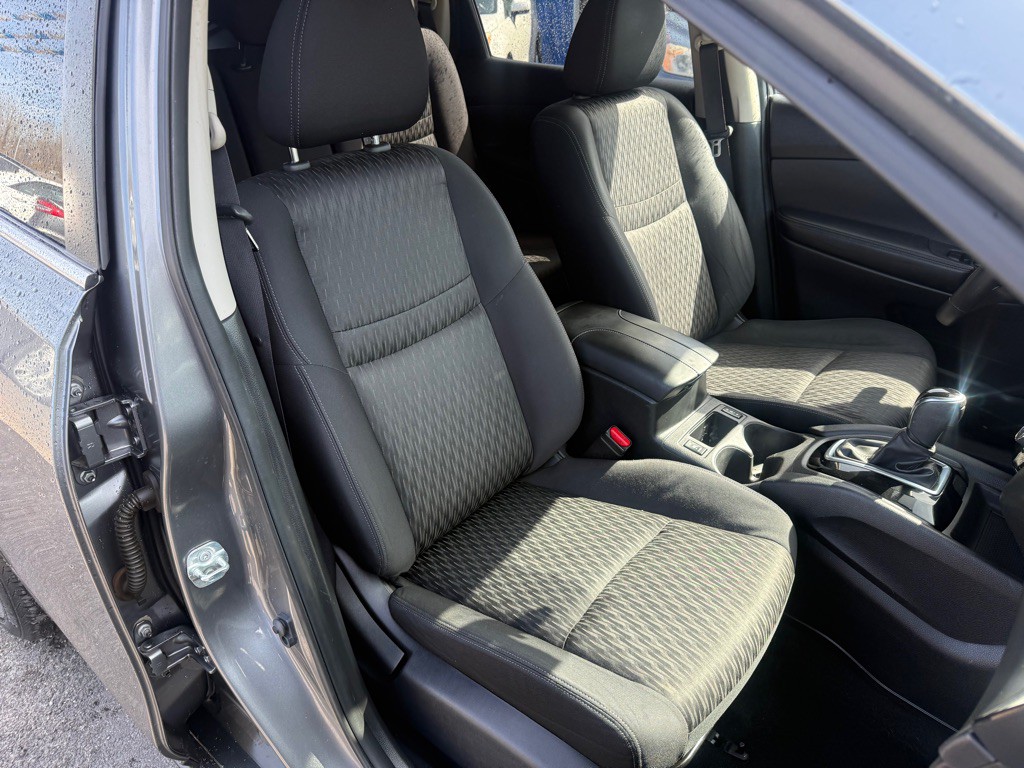 2018 Nissan Rogue Image 10