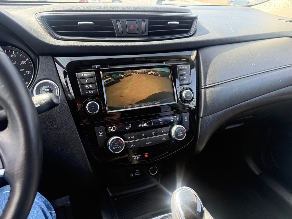 2018 Nissan Rogue Image 11