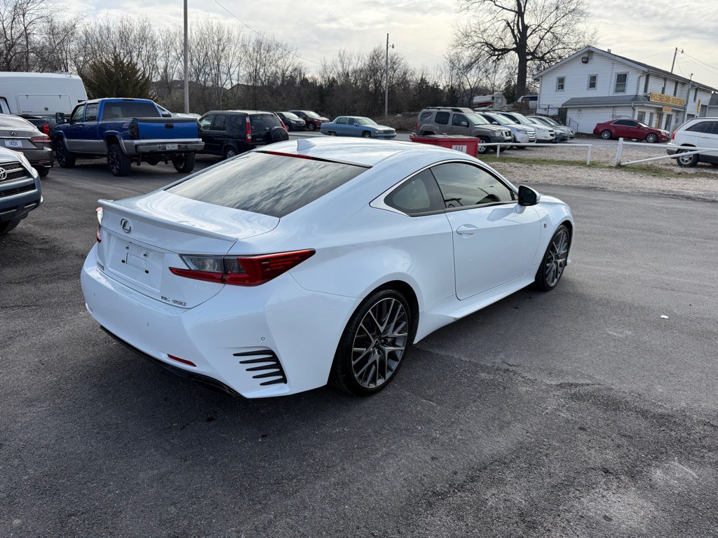 2017 Lexus RC Image 3