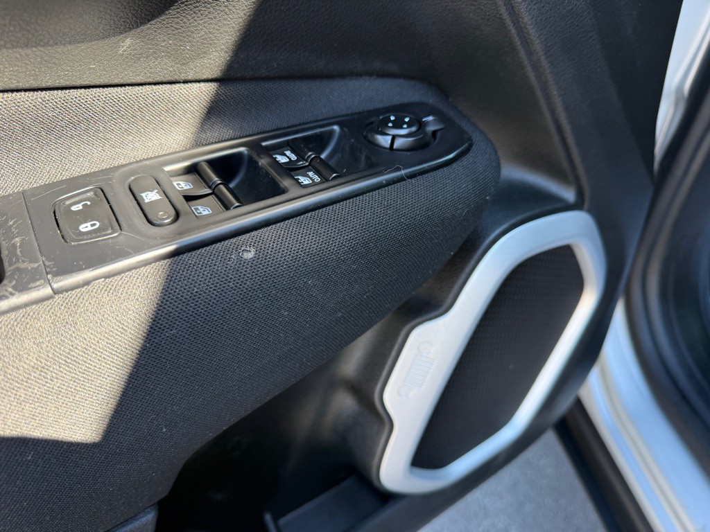 2019 Jeep Renegade Image 9