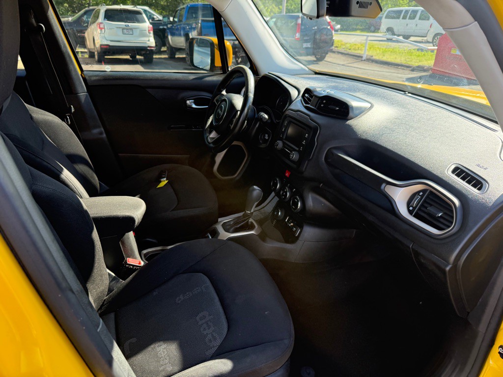 2016 Jeep Renegade Image 9