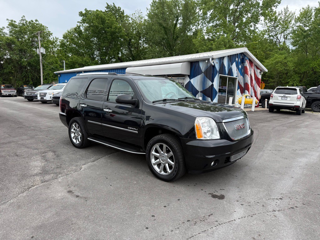 2011 GMC Yukon Image 1
