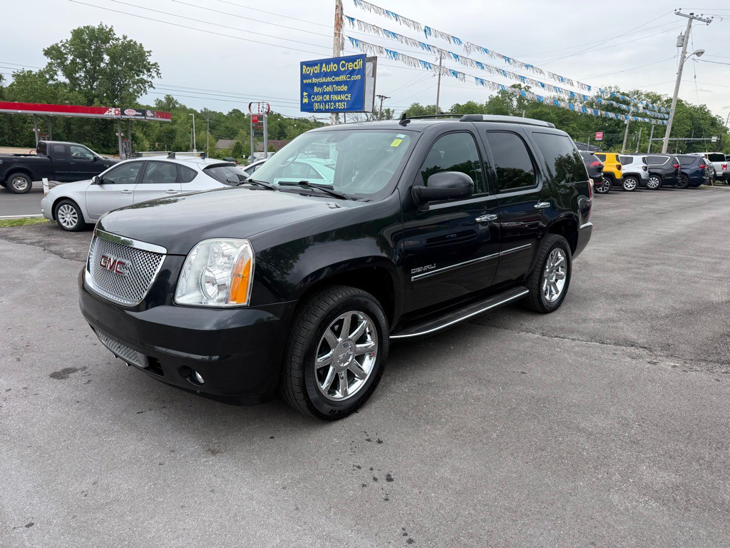 2011 GMC Yukon Image 3