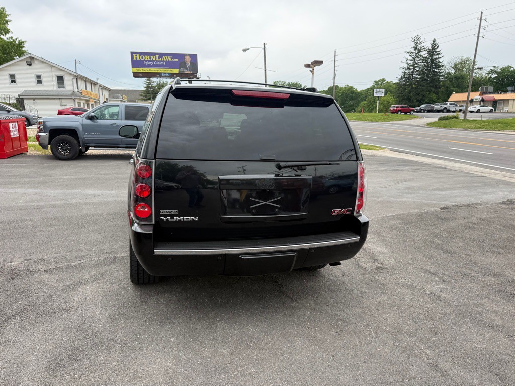 2011 GMC Yukon Image 4