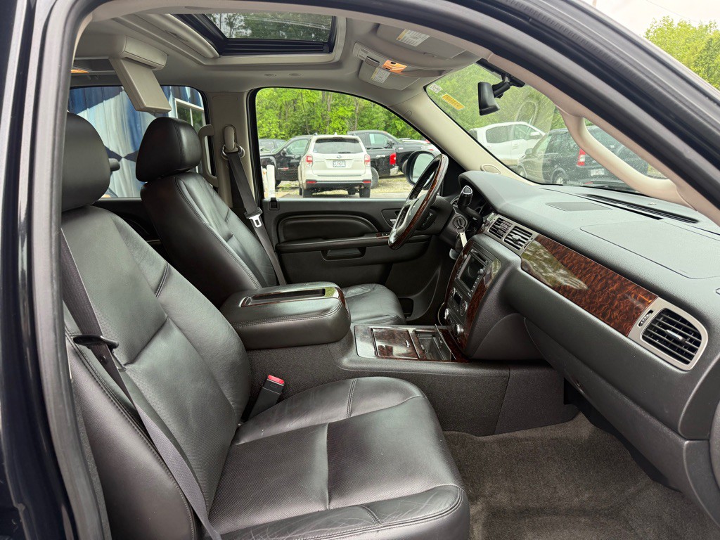 2011 GMC Yukon Image 10