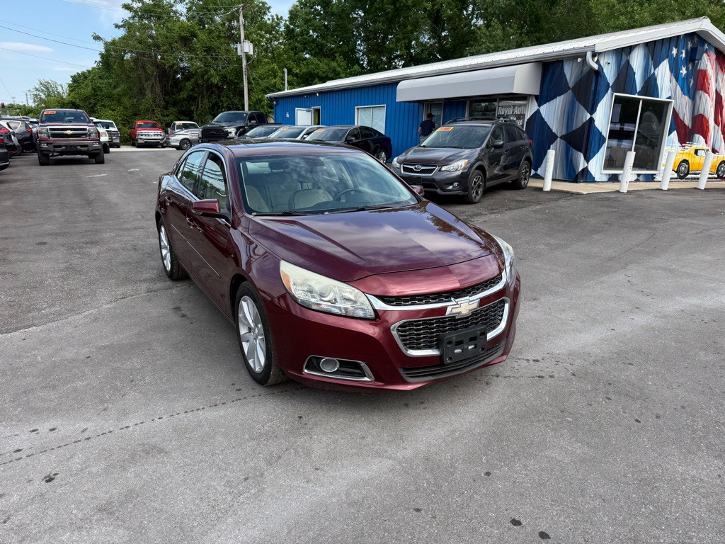 2015 Chevrolet Malibu Image 2