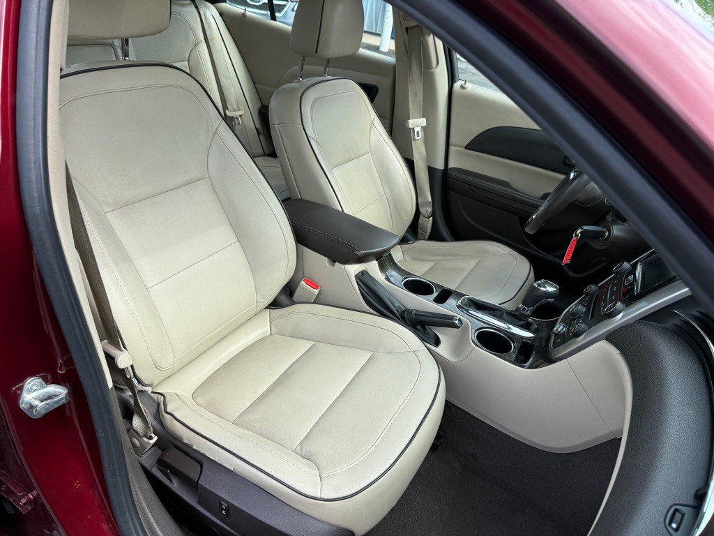 2015 Chevrolet Malibu Image 9