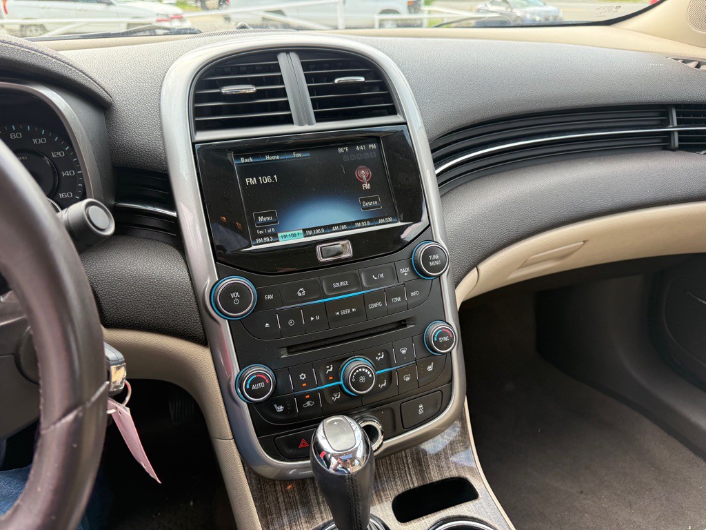 2015 Chevrolet Malibu Image 15