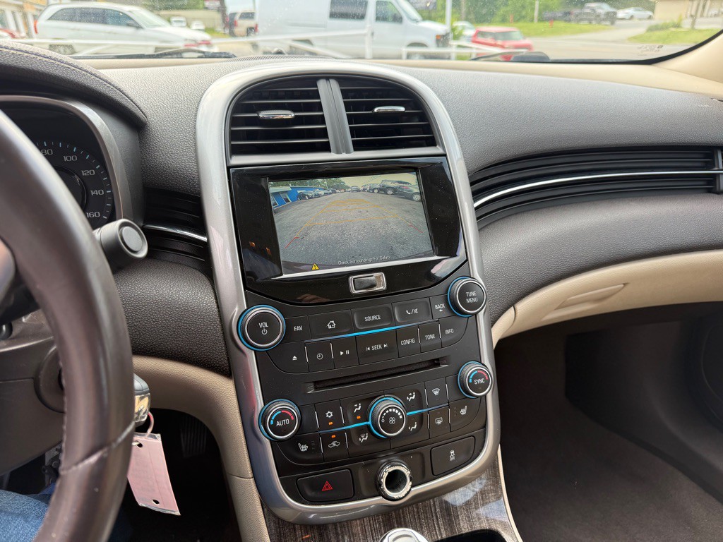 2015 Chevrolet Malibu Image 16