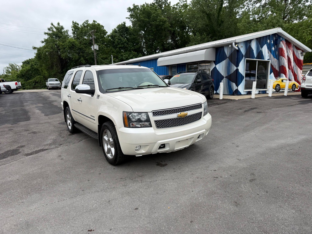 2013 Chevrolet Tahoe Image 2