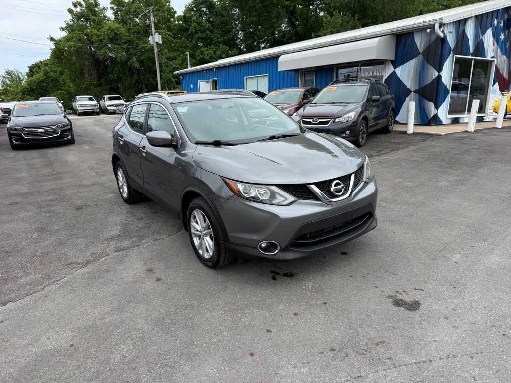 2017 Nissan Rogue Image 2