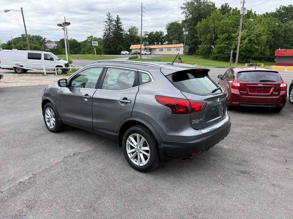 2017 Nissan Rogue Image 5