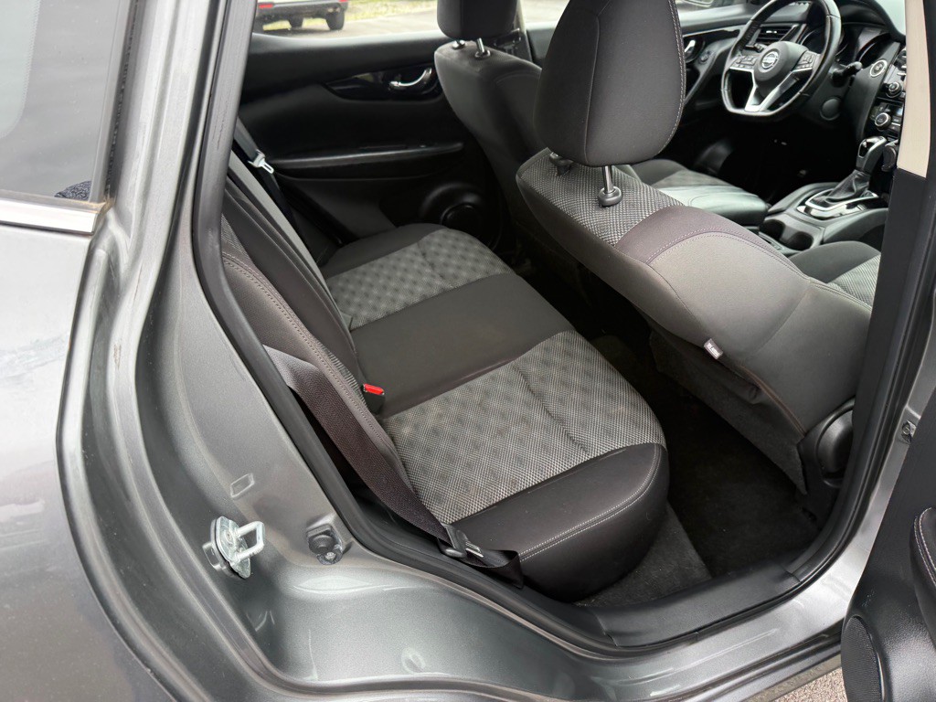 2017 Nissan Rogue Image 9