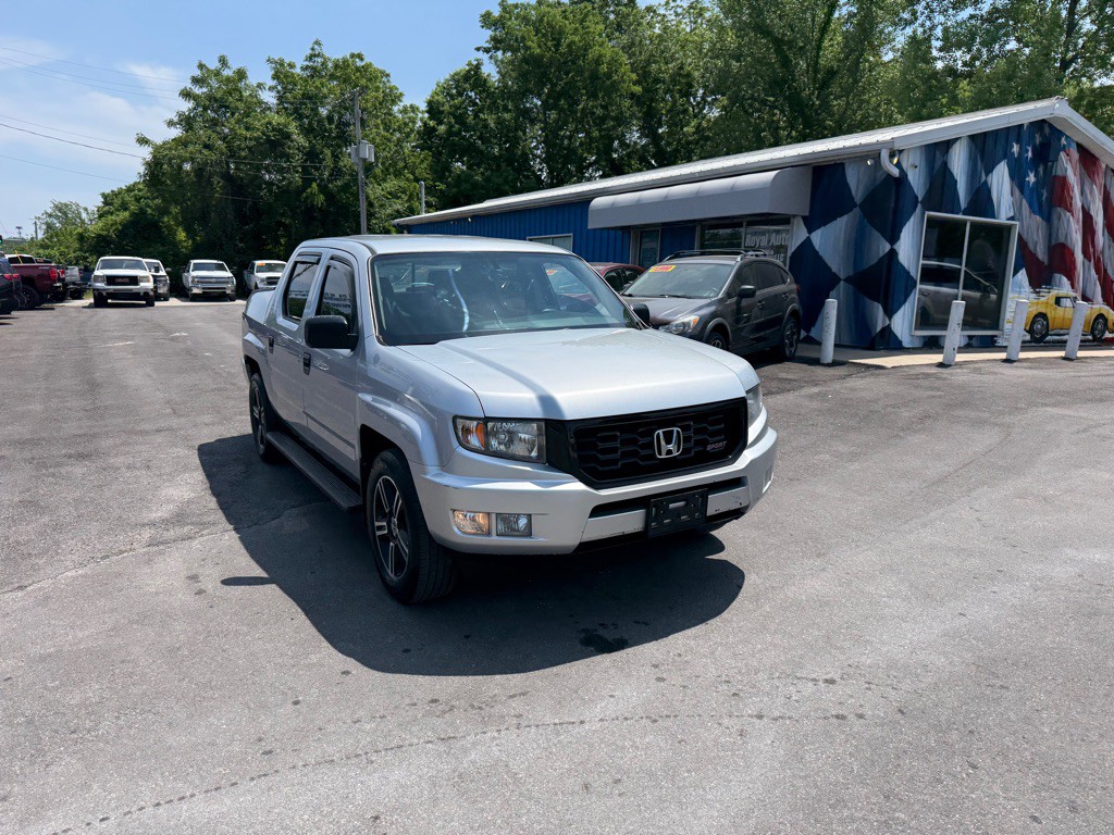 2013 Honda Ridgeline Image 2