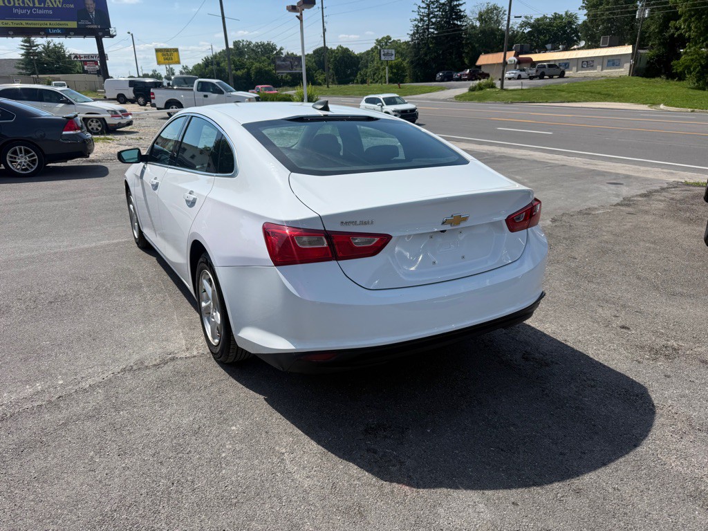 2018 Chevrolet Malibu Image 8
