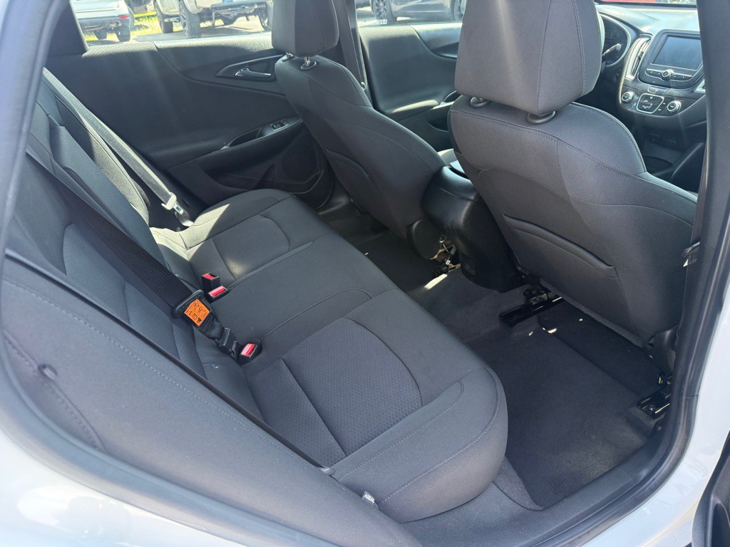 2018 Chevrolet Malibu Image 9