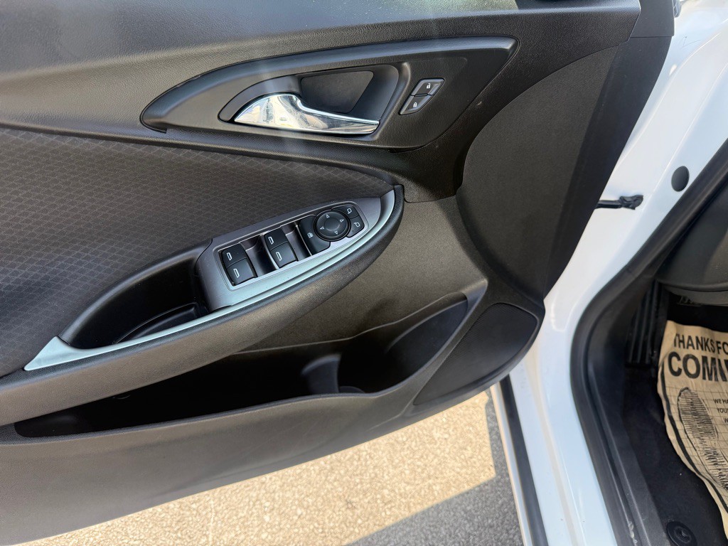 2018 Chevrolet Malibu Image 14