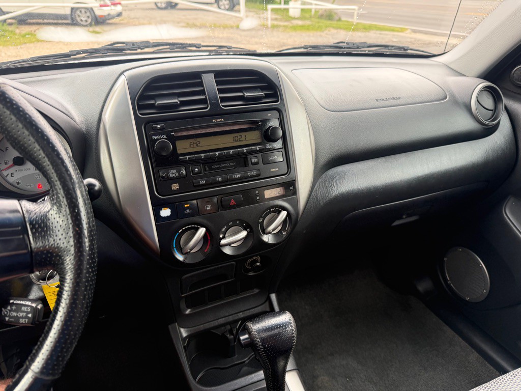 2004 Toyota Rav4 Image 16