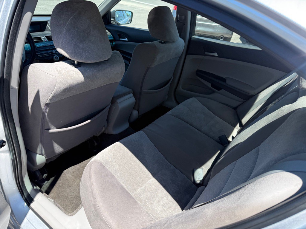 2010 Honda Accord Image 8