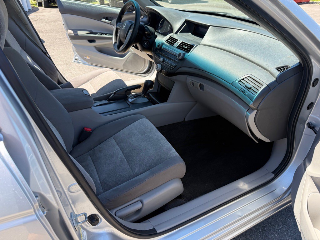 2010 Honda Accord Image 12