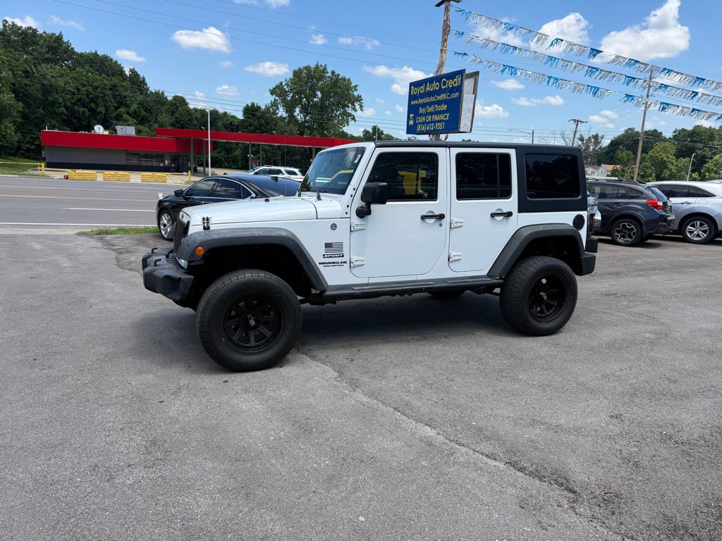2013 Jeep Wrangler Unlimited Image 3