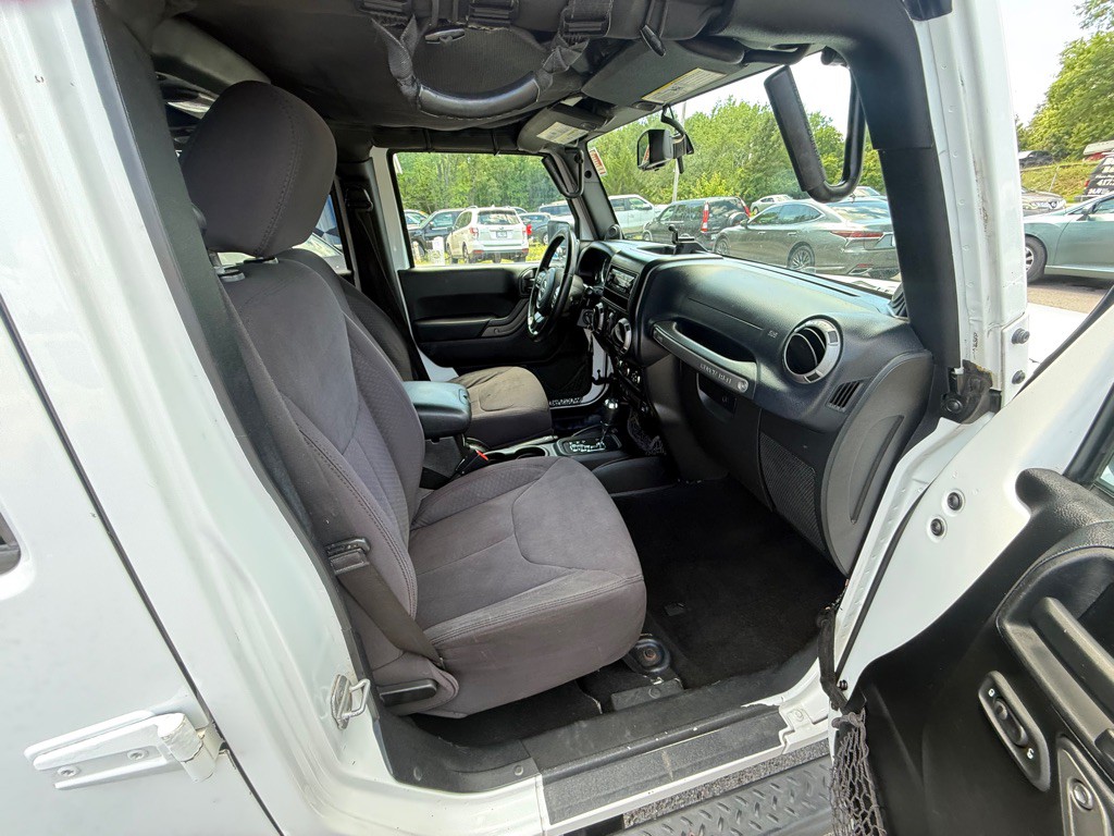 2013 Jeep Wrangler Unlimited Image 8